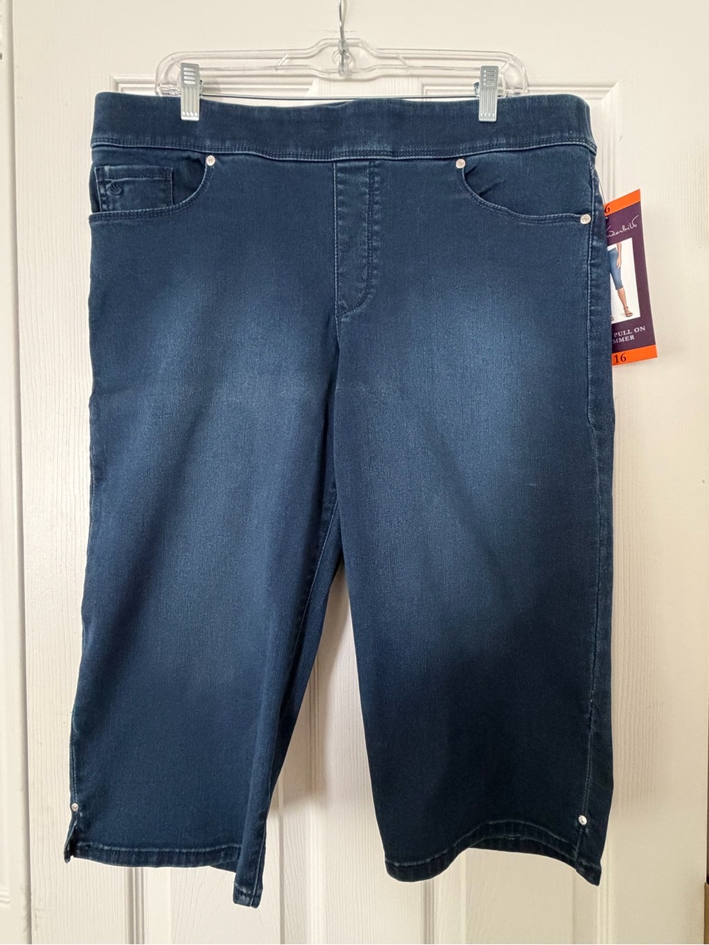 Avery Women's Dark Blue Pull-On Cropped Jeans